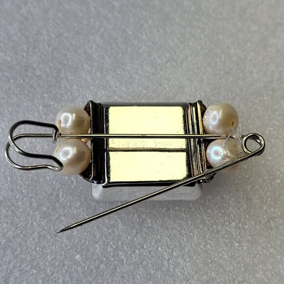 Square Brooch with Faux White Pearls Pin - Picture 8 of 12